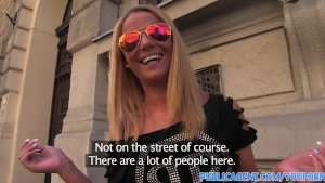 Magyar szőkét fog az utca ügynöke