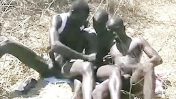 Afrikában iszonyú meleg van :)